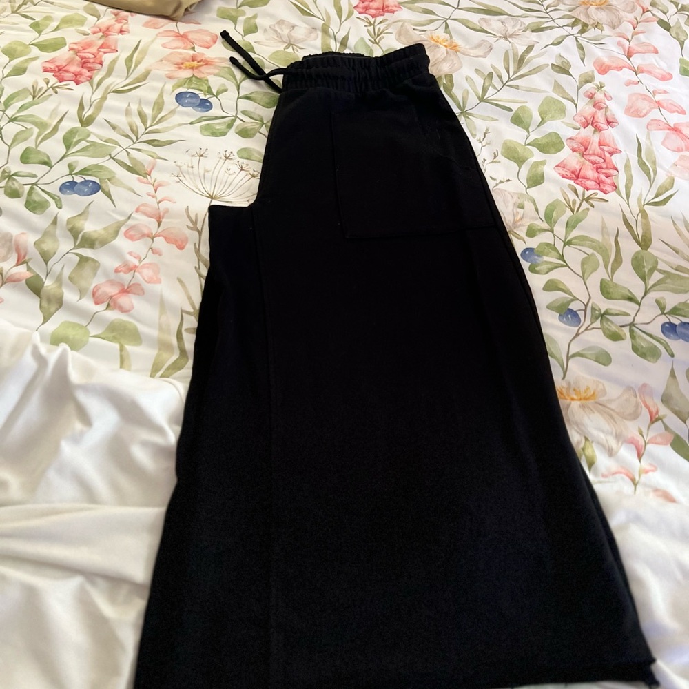 Wideleg sweatshirt, Capri pants